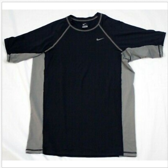 Nike Men's Short Sleeve Athletic T-Shirt Size Medium - Picture 1 of 5